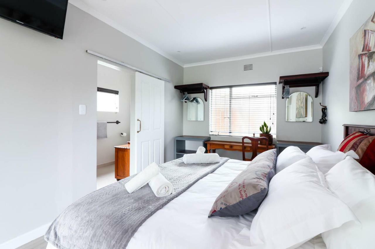 Arbour1 Guesthouse Джордж Екстериор снимка